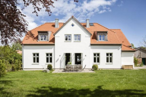 Großzügiges Landhaus in Ostseenähe mit großem Garten, Ofen und Sauna für 12 Personen, Pommerby